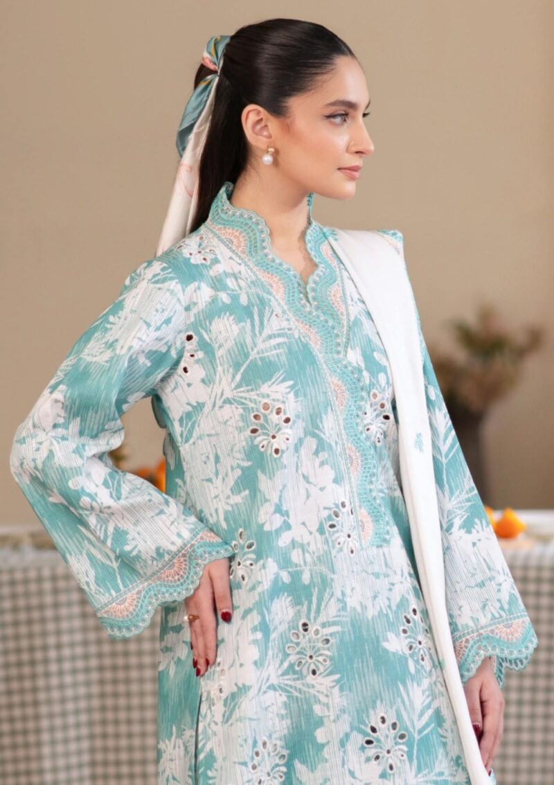 Mahnur Leila Azure Winter Collection